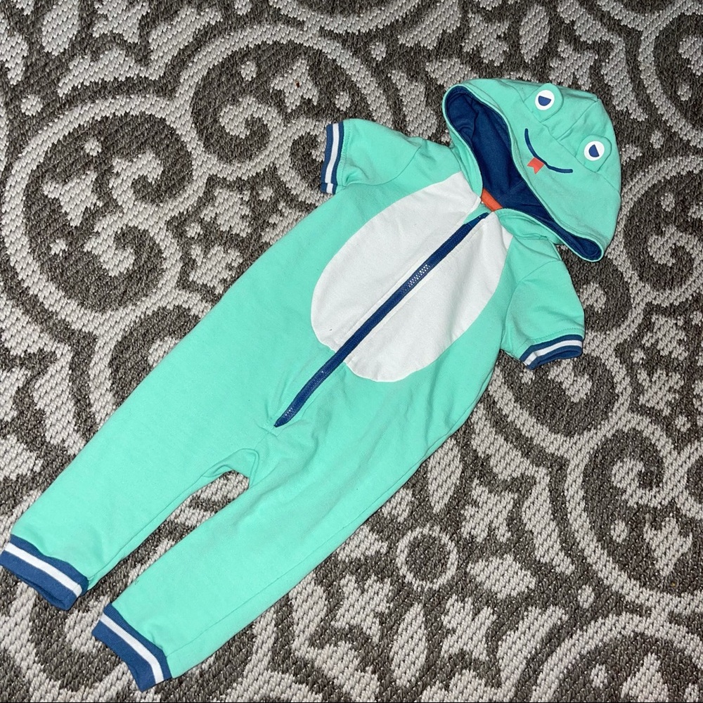 Cat & Jack short sleeve hoodies frog outfit